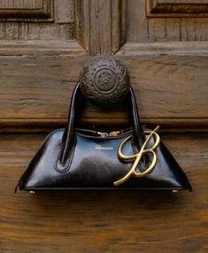 Unique Handbag, Look Formal, Girly Bags, Mode Inspiration, Vintage Bags, No. 2