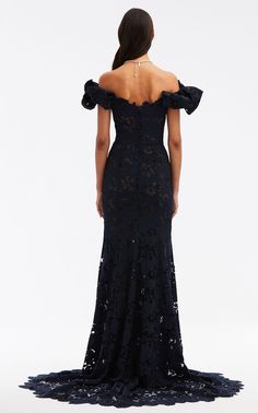 Off-The-Shoulder Guipure Lace Gown By Oscar De La Renta | Moda Operandi Elle Saab, Dresses Corset, Navy Gown, Cute Short Dresses, Lace Dress Styles, Elegant Black Dress, Wedding Dresses Corset, Stylish Work Outfits, Guipure Lace