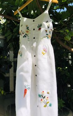 White Linen Dress With Hand Embroidered Flower Pattern, Linen Dress for Women, Tinythingsmadeuhappy - Etsy Hand Embroidered Flower, Chic Embroidery, Kurtis Design, Embroidered Summer Dress, Stylish Kurtis, Stylish Kurtis Design, White Linen Dress, Womens Trendy Dresses, White Linen Dresses