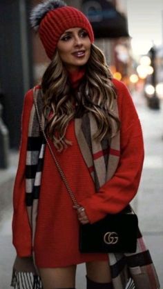 Christmas Outfit Inspiration, Burberry Style, Winter Mode Outfits, Casual Chic Outfits, Mode Hippie, Red Sweater Dress, Fashion Blogger Outfit, Christmas Outfits Women, Chique Outfits