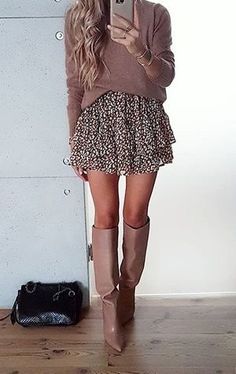 Comfortable Fall Outfits, Look Boho Chic, Looks Country, Stil Boho, Rock Outfit, Dresses Casual Fall, Crazy Outfits, Mode Boho, Skirts With Boots