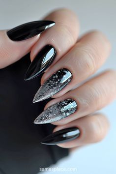 22 Blazing Black Winter Nails Art Ideas and Designs Edgy Winter Nails, Black Winter Nails, Winter Nails Art, Nails Art Ideas, Black Nail Art, Black Nail, Winter Nail Art, Nails Art, Black Nails