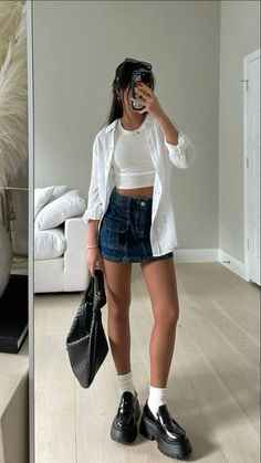 Short Jean Skirts Outfit, White Skirt Outfit Ideas Short, Short Jean Skirt Outfits Summer, Short Denim Skirt Outfit Summer, Jean Skirt Outfits Short, Short Jeans Skirt Outfit, White Short Skirt Outfit, Short White Skirt Outfit, Outfit With White Shirt