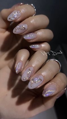 Nail Design Gold, June Nails, Birthday Nail Designs, Nagellack Trends, Silver Nail, Manicure Tips, Purple Nail, Manicures Designs