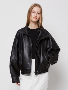 9042 Vegan Leather Overfit Jumper - Black Leather Jacket Sweater Outfit, Jacket Sweater Outfit, Shorts Outfit Inspiration, Outer Outfit, Womens Leather Jacket Outfit, Black Leather Outfit, Outfit Links, Zara Leather Jacket, Korean Winter