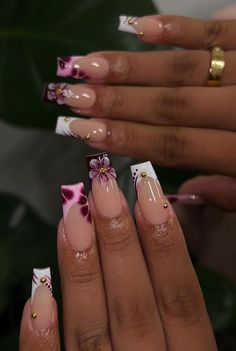 Regular Manicure Ideas, Nail Flower Art Designs, Blackberry Nails, 18th Bday Nails, Happy New Year Nails Designs, Winter Nails Pink, Summer Nails Cute, Simple Nail Design