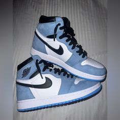 Never Worn, No Creases! Jordan 1 Shoes Blue, Blue And Grey Jordans, Women’s Jordans, Blue Jordans Aesthetic, Nike Jordan Aesthetic, Jordan 1 High University Blue, Nike Azul, Shoes Jordan 1, Jordan 1 Blue