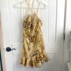 Sequin Gold Dress. Slight Ruffles On The Bottom. Draped Across The Chest. The Straps Crisscross In The Back And Are Adjustable. I Bought This For Recruitment And Ended Up Wearing Something Else. It Has Never Been Worn. Golden Dress Short, Sequin Gold Dress, Ruffle Shoulder Dress, Dresses Gold, Sequin Dress Short, Selfie Leslie, Funky Dresses, Floral Ruffle Dress, Golden Dress