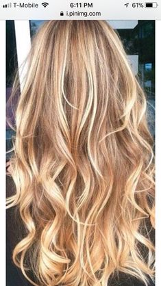 Long blonde waves with highlights Buttery Blonde, Honey Hair Color, Honey Blonde Hair, Colour Ideas, Long Blonde, Hair Color Balayage