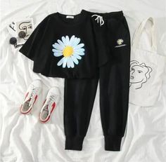 Casual College Outfits, Stylish Hoodies, Fashion Top Outfits, Cute Dress Outfits, Cute Lazy Outfits, Quick Outfits, Fashionista Clothes, Easy Trendy Outfits, Simple Trendy Outfits