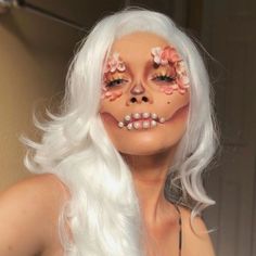 Maquillaje de catrina con piedras o pedrería fácil de copiar | ActitudFem Flower Skull Makeup, White Catrina Makeup, White Skull Makeup, Rhinestone Skull Makeup, Halloween Costumes Women Creative Unique, Makijaż Sugar Skull, Catrina Makeup, Holloween Makeup, Creepy Halloween Makeup