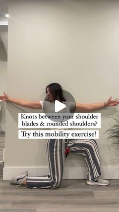 Rachel Pantano on Instagram: "Knots between your shoulder blades & rounded shoulders? 

Try this mobility exercise daily! 

There’s more to it then just one exercise. 
Interested in a fully custom exercise program for you to get started on your journey and work with me 1:1? DM me ‘MOBILITY’ & I’ll tell you how I can help 🤍🤍

#backpain #backpainrelief #shoulderpain #shoulderpainexercises #roundedshoulders #poorposture #hipmobility #shouldermobility" Body Stretches Flexibility, Shoulder Pain Exercises, Knee Strengthening Exercises, Exercise Daily, Hip Pain Relief, Rounded Shoulders, Wall Workout