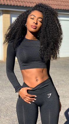 Tennis Skirt Outfit, Gym Shark, Crop Top And Leggings, Womens Workout Outfits, Athleisure Outfits, Seamless Leggings, Workout Clothes, Farmer, Long Hair