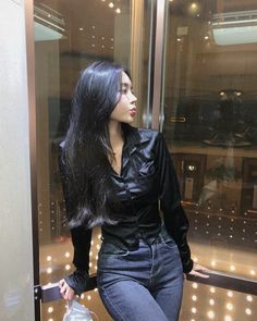 Korean Date Outfit, Feminine Style Casual, Dark Feminine Style, Feminine Aesthetic Outfits, Feminine Casual, First Date Outfits, Date Outfit Casual, Dark Feminine Aesthetic, Dark Feminine