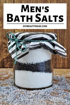 Give the special man in your life the gift of relaxation with this easy and customizable manly bath salts recipe. With a masculine twist on the scent and some black color from cahrcoal, these homemade bath salts for men will make a perfect manly DIY spa gift. Muscle Relaxing Bath, Diy Spa Stuff, How To Make Bath Salts, Diy Mens Gifts, Diy Spa Basket, Bath Salts Packaging Ideas, Bath Salt Labels, Spa Gift Basket Ideas, Diy Bath Salts With Essential Oils