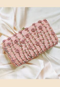 Fancy Clutch Purse, Embroidered Clutch Purse, Bridal Clutch Purse, Fancy Clutch, Cl Fashion, Sac Diy, Diy Clutch, Bridal Handbags, Luxury Clutch