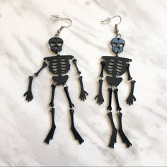 Black Hanging Skeleton Spooky Halloween Dangle Earrings Brand New! Hanging Skeleton, Daith Jewelry, Skeleton Earrings, Cat Earrings Studs, White Gold Studs, Chunky Hoop Earrings, Chunky Earrings, Mini Earrings, Heart Dangle Earrings