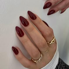 11 Fall 2024 Nail Polish Color Trends That Are Sultry & Chic Makijaż Smokey Eye, Nail Swag, Burgundy Nails, Red Nail, Classy Nails, Chic Nails, Short Acrylic Nails, Pretty Acrylic Nails