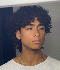 Jaymin Khansmith, Fluffy Curly Hair, Long Curly Hair Men, Really Curly Hair, Men Haircut Curly Hair, Photographie Portrait Inspiration, Boys With Curly Hair, Black Curly Hair