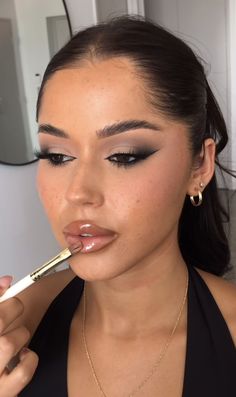 Dark Liner Makeup, Formal Evening Makeup Looks, Smoky Eyeliner Makeup, Hoco Makeup Black Dress, Cool Toned Smokey Eye, Make Up For Dark Hair, Bar Makeup Looks, Prom Makeup Hazel Eyes, Nice Makeup Looks