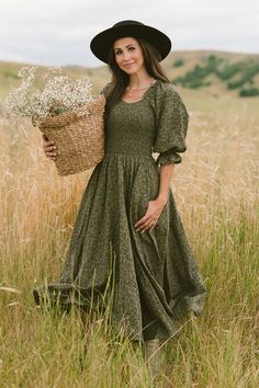 Upgrade your dress game with the Teagan Dress in Green Floral. Made from soft 100% cotton fabric, this midi-length dress features a playful green floral print and a flattering v-neckline with ruffle detail. The 3/4 length puff sleeves with ruffle cuffs add a touch of charm. With pockets, a smocked bodice, and nursing f Fall Dresses For Women, Lover Dress, White Bridal Dresses, Lacey Dress, City Woman, Family Picture Outfits, White Dress Party, Green Floral Print, Bridesmaids And Groomsmen