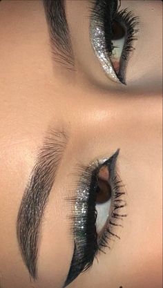 #makeup #eyeliner Black And Silver Cat Eye Makeup, The Weeknd Concert Makeup Look, Black Makeup Ideas Eyeshadows, Cute Concert Makeup Looks, Black Glittery Eye Makeup, Mexican Make Up Looks, The Weeknd Inspired Makeup, Reputation Makeup Looks, 20th Birthday Makeup Ideas