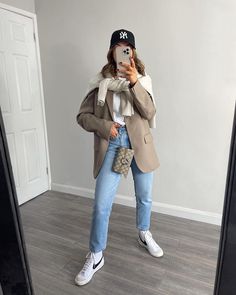 Nike Blazers With Jeans, Nike Blazer Outfit Woman, Nike Blazer Outfit Womens, Blazers With Jeans, Blazer Mid 77 Outfit