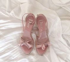 Dior Girl, Heels Aesthetic, Pastel Outfit, Baggy Clothes, Shoe Inspo