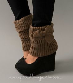 Shoe/Boot Toppers. So cute Black Leg Warmers, Trendy Wedges, Mode Shoes, Grey Fur, Boot Toppers, Shoe Boot, Apricot Lane, Boot Cuffs, Crazy Shoes