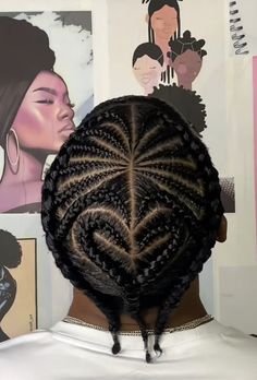 Short Hair Chin Length, Hairstyles Heart Shaped Face, Hair Chin Length, Hairstyles Heart, Stud Hairstyles, Cornrows Men, Heart Shaped Face, Heart Shaped Face Hairstyles