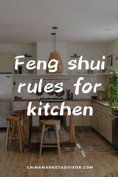 Feng shui rules for kitchen Feng Shui Layout, Backsplash Ideas Kitchen, Small Kitchen Ideas Layout, Feng Shui Interior, Feng Shui Kitchen, Zen Kitchen, Cabinet Color Ideas