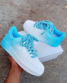 Styling Nike Sneakers Woman, Pretty Sneakers For Women, Blue Sneakers Women Outfit, Baddie Shoes Sneakers, Air Forces Custom, Girly Shoes Sneakers, Custom Forces, Custom Jordan Shoes, Nike Shoes Blue