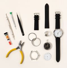 Build your own mechanical watch in about three hours with this DIY kit. It comes with everything you need, including parts, tools, and a user-friendly guide. Tea Advent Calendar, Tech Kit, Diy Kits For Adults, State Ornaments, Uncommon Goods, Unique Gifts For Men, Creative Home Decor, Gift Finder, Best Gifts For Men