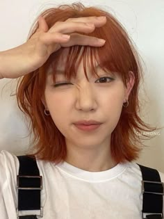 Korean hair color: orange brown short hair Korean Hair Color Ideas, Korean Wolf Cut, Korean Hair Color, Korean Hair, Asian Short Hair, Wolf Cut, Shot Hair Styles, Penteado Cabelo Curto