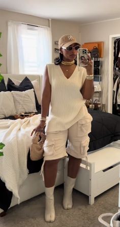 Relaxed Birthday Outfits, All White Corporate Outfit, Black Women White Outfits, Tan On Tan Outfit, High Fashion Brunch Outfit, Dressing Classy Black Women, Beige Skirt Fall Outfit, Neutral Tone Outfits Black Women, Petite Woman Fashion