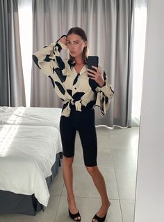 Bike Shorts Outfit, Bob Black, Gala Gonzalez, Luxury Brand Names, Outfits Leggings, Luxurious Fashion, Style Inspiration Casual, Kaia Gerber