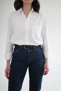 White Long Sleeves Outfit, White Polo Shirt Outfit, Collared Shirt Outfits, Girls White Shirt, Polo Shirt Outfits, Classic White Shirt, Casual College Outfits