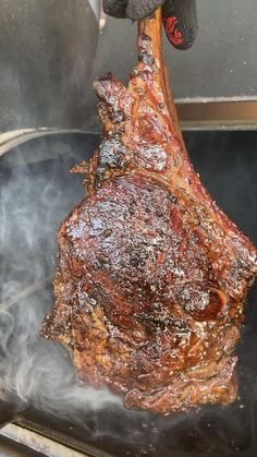 #UltimateBurgerBuilds Bbq Pics, Lemon Health, Ways To Cook Steak, Lamb Shank Recipe, Tomahawk Steak, Cooking Thermometer, Meat Thermometer, Campfire Food, Homemade Sausage