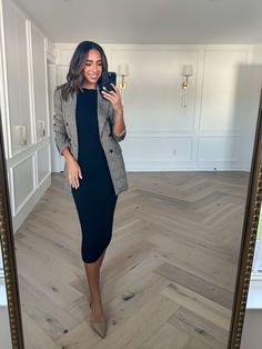 Dress And Blazer Outfit, Dusky Pink Dress, Spring Business Casual Outfits, Modern Blazer, Fall Business Casual Outfits, Black Blazer Outfit, Midi Dress Outfit, Spring Business Casual, Fall Transition Outfits