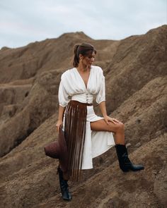 Desert Outfit Ideas, Desert Photoshoot Ideas, High Fashion Couture, Look Boho Chic, Outerwear Trends, Rodeo Fashion