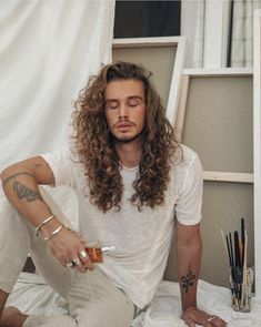 Mens Long Curly Hair, Men’s Long Curly Hair Styles, Men With Long Curly Hair, Curly Long Hair Men, 80s Mens Hair, Long Curly Hair Cuts, Bohemian Curly Hair