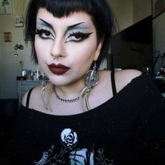 goth Rock Makeup, Pale Makeup, Eye Makeup Designs, Edgy Makeup, Makeup Eye Looks