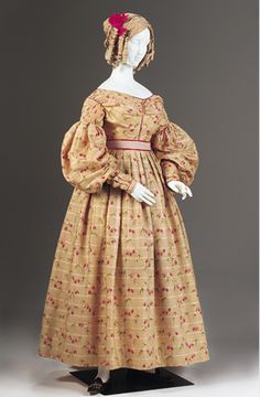 A silk and wool patterned “Fritillaria” dress, worn with a matching bonnet. (SOURCE: http://egallery.phxart.org/view/objects/asitem/4520/6/title-asc;jsessionid=1E84BBED15B7580155B397C626AFEA29?t:state:flow=cecde683-2ced-444c-bfd0-f9adc9f19de3) 1830 Dress, 1880s Dress, 1840s Dress, 19th Century Dress, Phoenix Art Museum, 19th Century Women