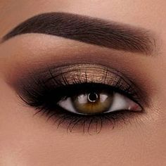 Flattering Ideas for Light Brown Eyes Makeup ★ See more: http://glaminati.com/light-brown-eyes-makeup/ Flawless Makeup Tutorial, Hazel Eye Makeup, Pretty Eye Makeup, Alat Makeup, Smink Inspiration, Dramatic Makeup, Beautiful Eye Makeup, Makijaż Smokey Eye