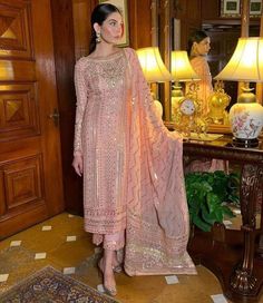 Nikkah Dress, Pakistani Dresses Casual, Pakistani Fashion Party Wear, Party Wear Indian Dresses, Pakistani Dress Design, Indian Designer Outfits, Indian Fashion Dresses, Outfits Winter, Pakistani Outfits