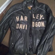 Beautiful And Comfortable Harley Davidson Jacket. Never Worn Only Tried On. Got Rid Of The Bike Before I Had A Chance To Wear It. Biker Outfits For Women, Harley Davidson Jackets Women, Silly Clothes, Harley Davidson Clothing, Harley Davidson Jacket, Casual Style Outfits, Zeppelin, Dream Clothes