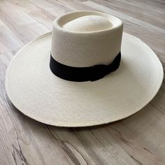 Atwood Palm Leaf Western Hat - Buckaroo Nevada How To Wear A Fedora Women, Dread Women, Buckaroo Hats, Fedora Outfit, Bohemian Hats, Classy Hats, Dressy Hats, Womens Hats, Beach Hats