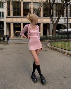 Coquette Outfit Ideas, Blonde Moments, Coquette Outfit, Look Rose, Look Vintage, Teen Fashion Outfits, Fashion Killa, Aesthetic Outfits