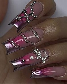 Chrome Nails Designs Y2k, Y2k Coffin Nails, Y2k Nails Metallic, Simple Y2k Nails, Y2k Nails Airbrush, Practice Nails, Extra Nails, Chrome Y2k Nails + Charms