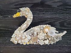 Necklaces Beads, Swan Jewelry, Modern Costumes, Beautiful Swan, Rooster Decor, Junk Jewelry, Wall Decor Vintage, Vintage Jewelry Art, White Swan